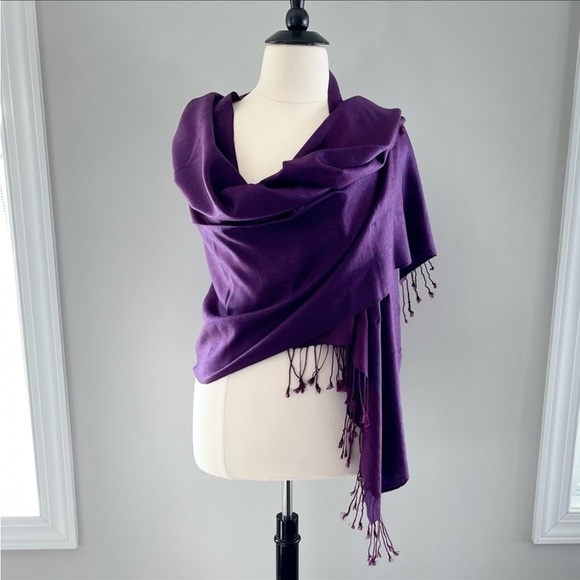 Sweaters - Pashmina Shawl, 2-tone Purple, 70% quality pashmina wool 30% Luxurious silk.